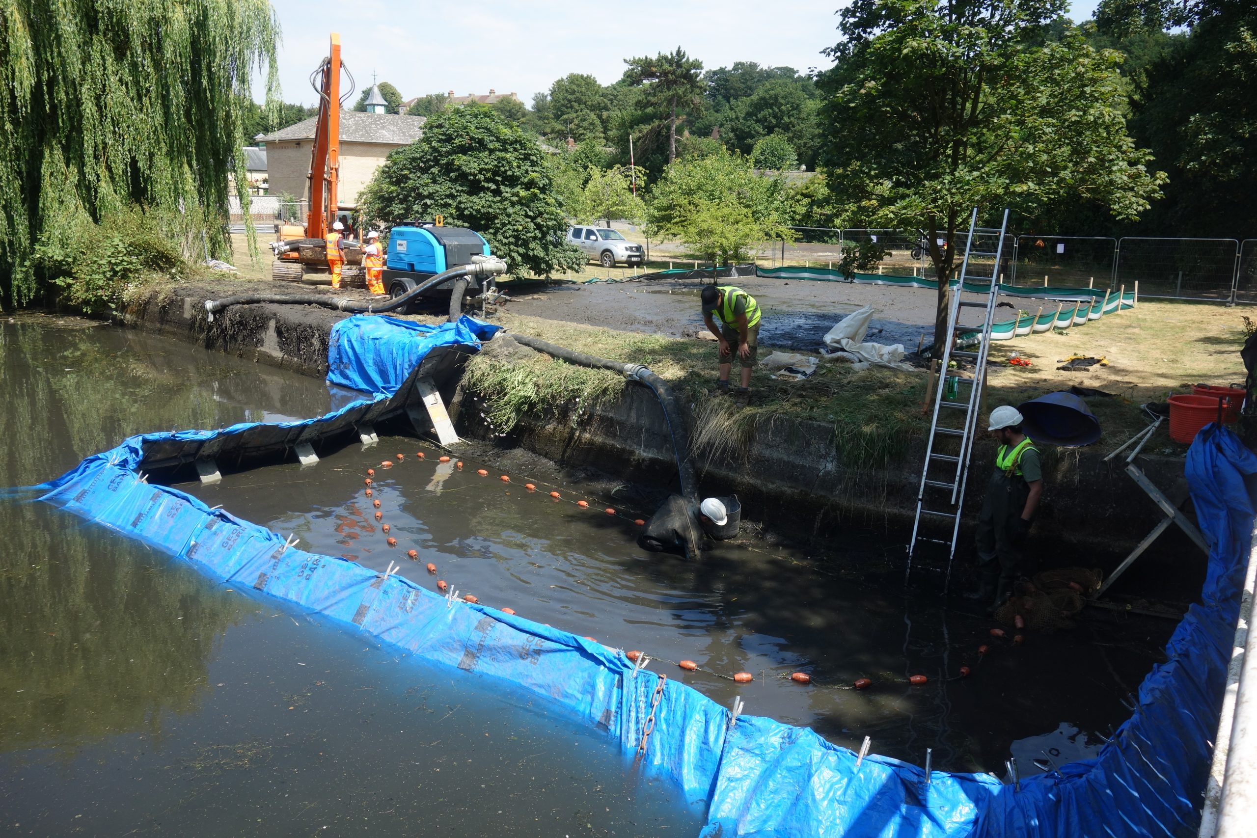 Cofferdam Installation for Weir Investigation, River Darent
